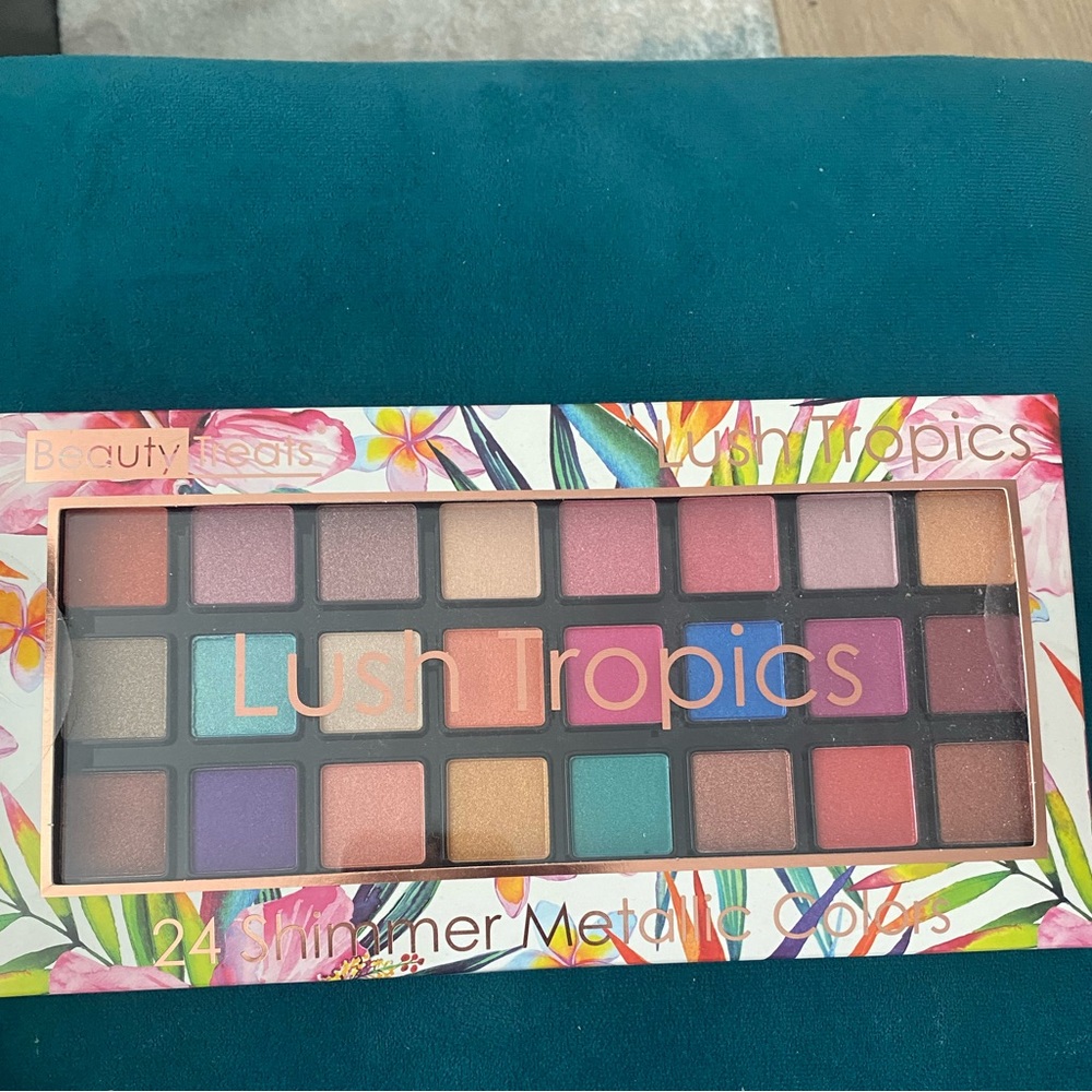 💕NEW💕 Eyeshadow Palette